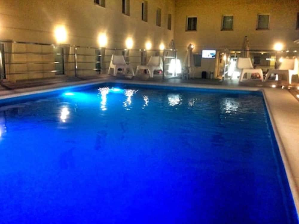 Checkin Urban Nevada Hotel Armilla